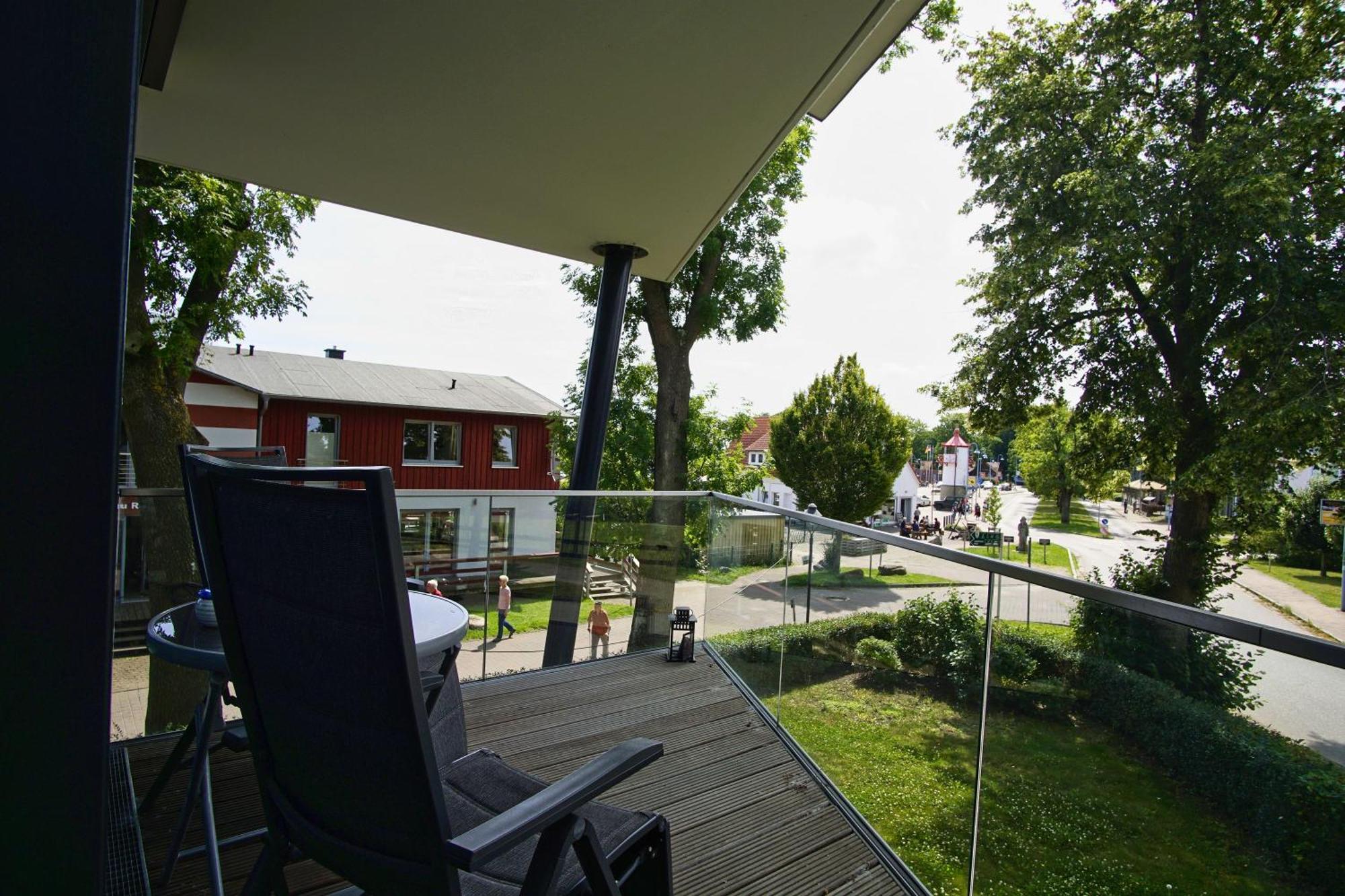 Haus Hafenkieker Fewo 08 - Balkon, Hafenblick Putbus Kültér fotó